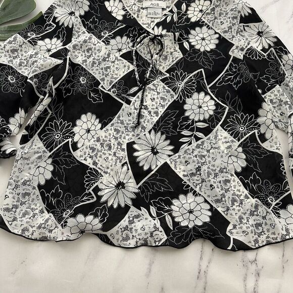 AGB Womens Vintage Y2k Bell Sleeve Top Size XL White Black Floral Sheer Boho - Picture 5 of 11